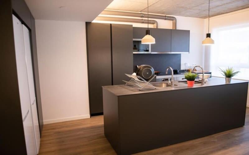 Pallars Student Accommodation: Spacious Studios for Barcelona Students Exterior photo